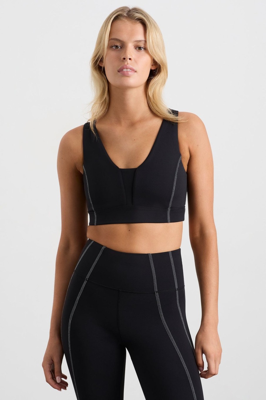 Tops Aje ATHLETICA | High Back Sports Bra 381 Black