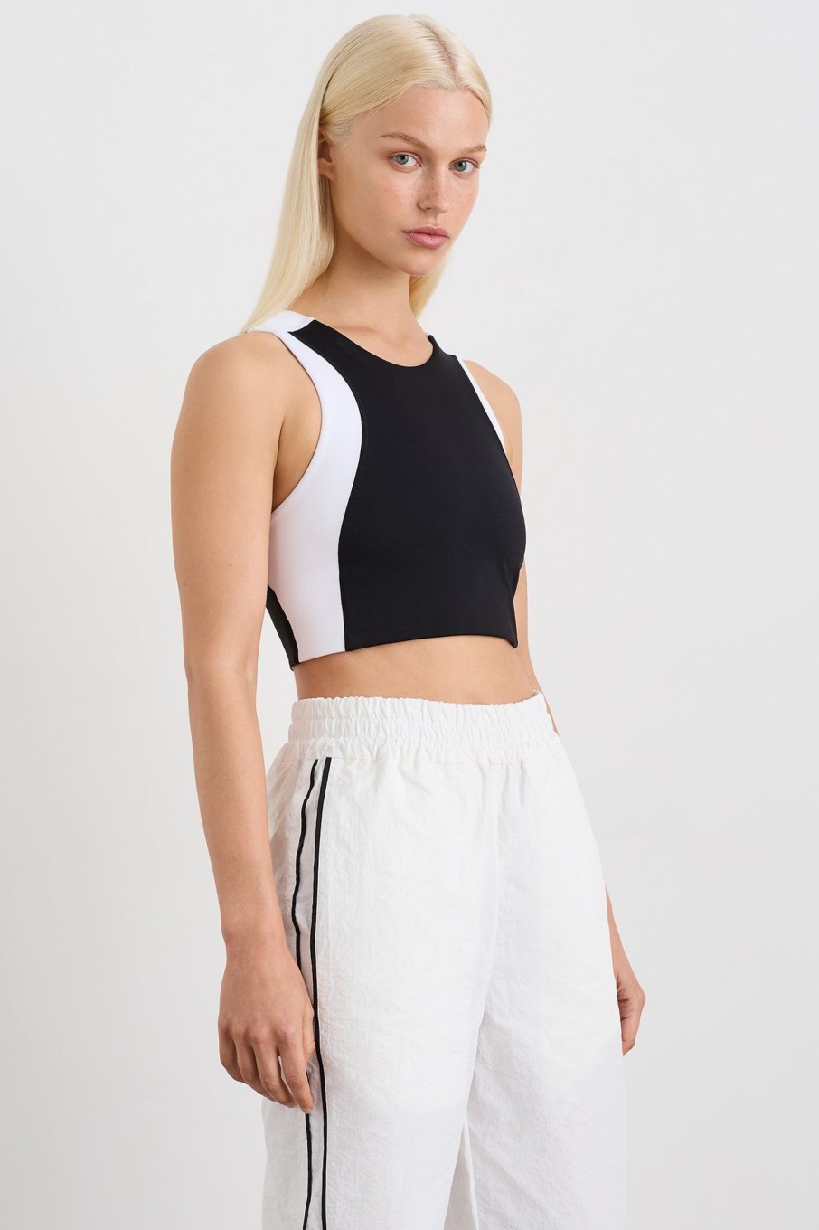 Tops Aje ATHLETICA | Cross Back Crop Top 311 Black