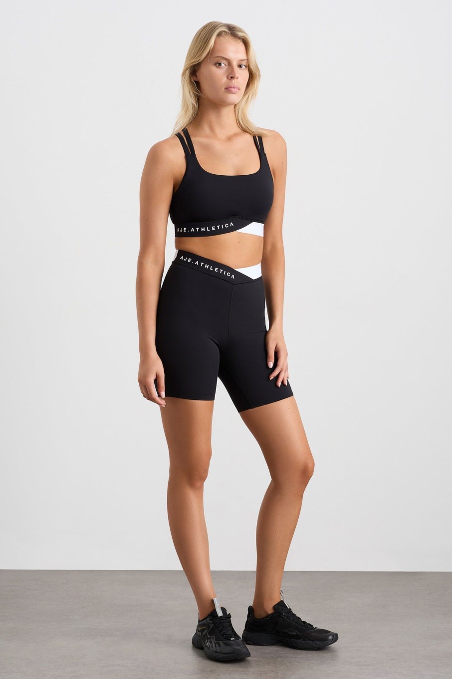 Bottoms Aje ATHLETICA | Mid Cross Over Bike Shorts 607 Black/White