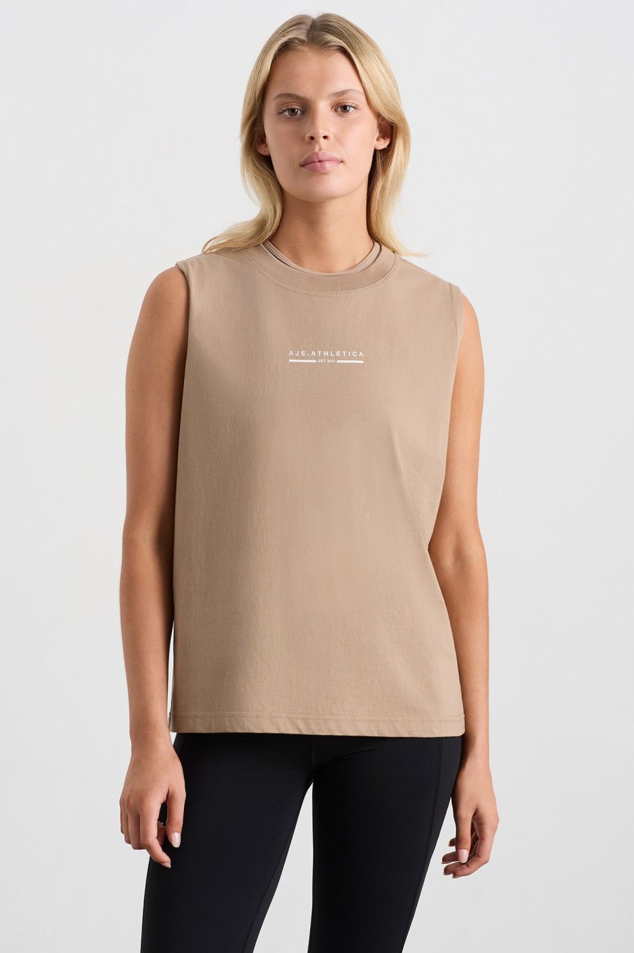 Tops Aje ATHLETICA | Established Logo Long Tank 155 Dune