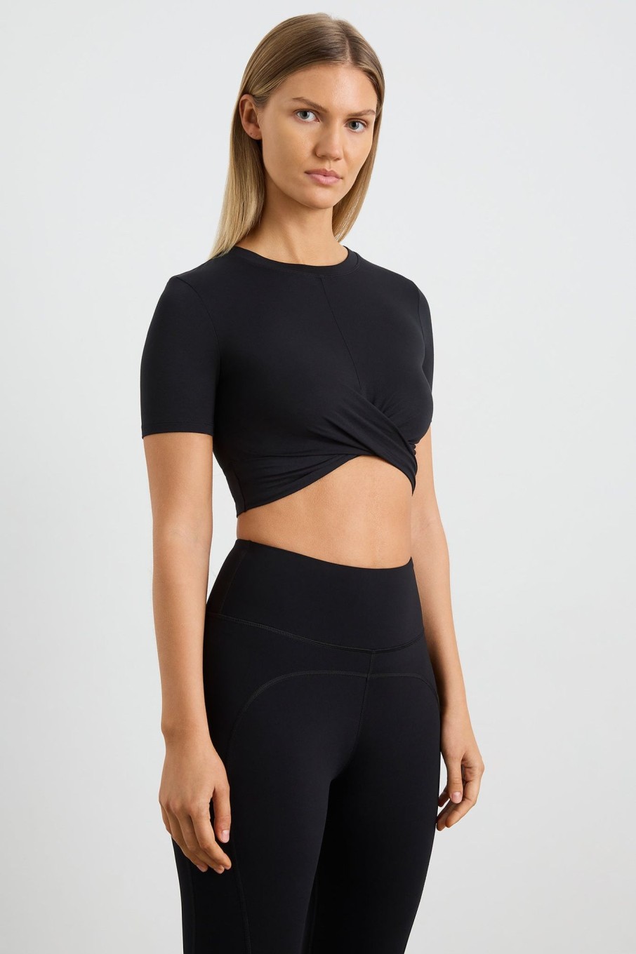 Tops Aje ATHLETICA | Crop Twist Front Tee 130 Black