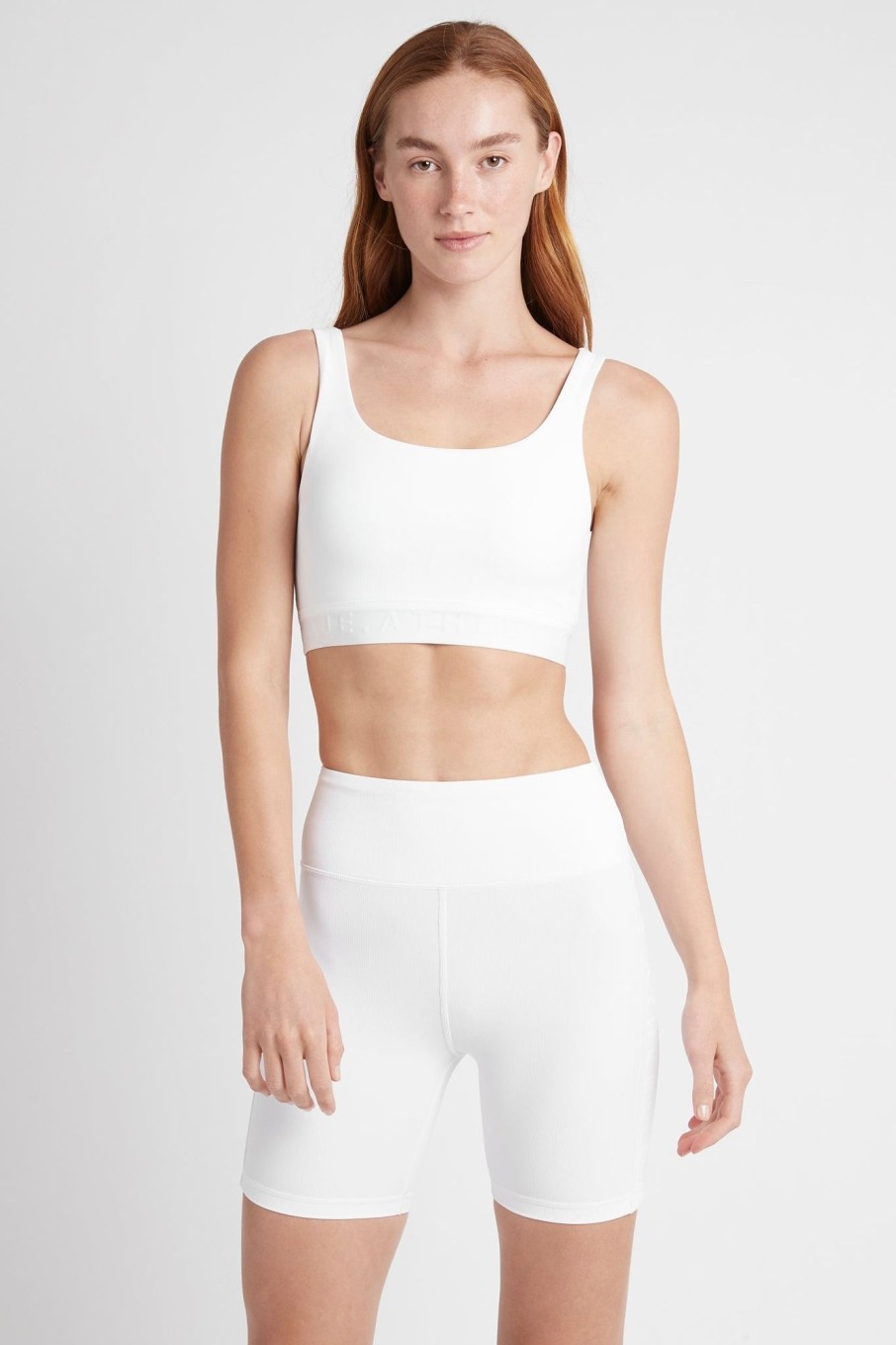 Tops Aje ATHLETICA | Essential Sports Bra 302 White