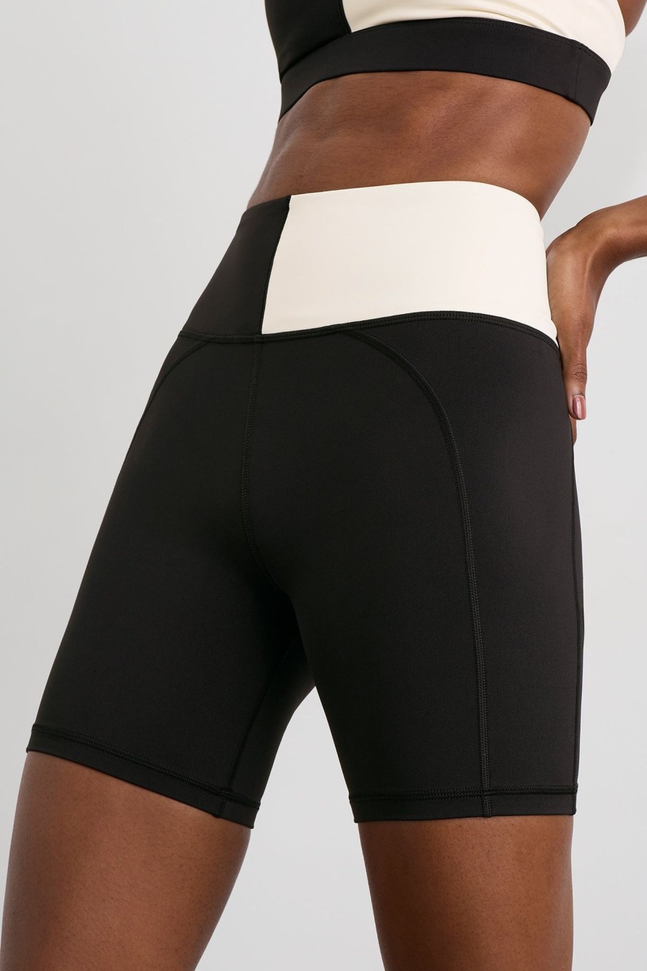 Bottoms Aje ATHLETICA | Spliced Bike Short 633 Black Limestone Beige