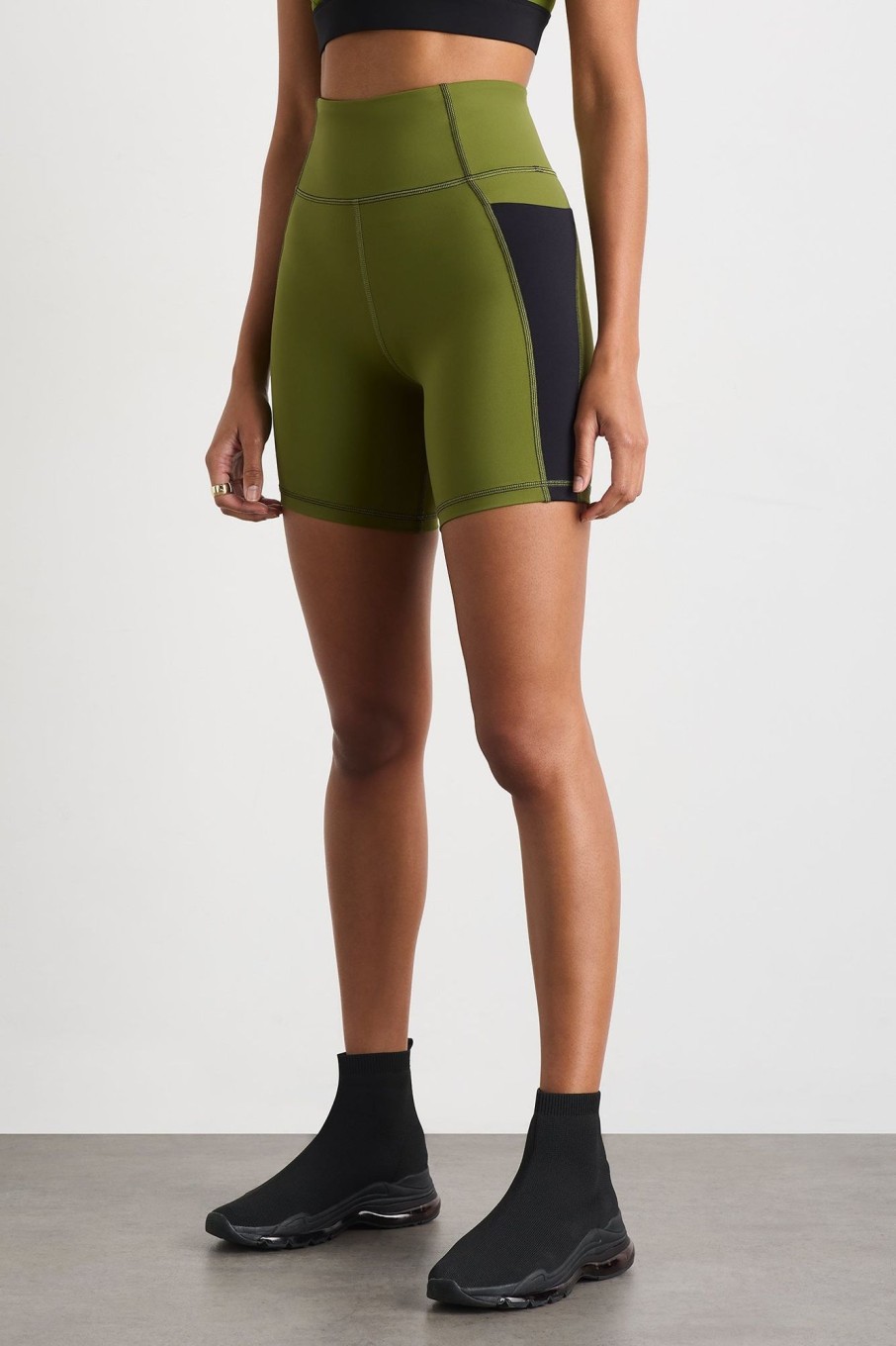 Bottoms Aje ATHLETICA | Mid Length Bike Short 606 Evergreen Black