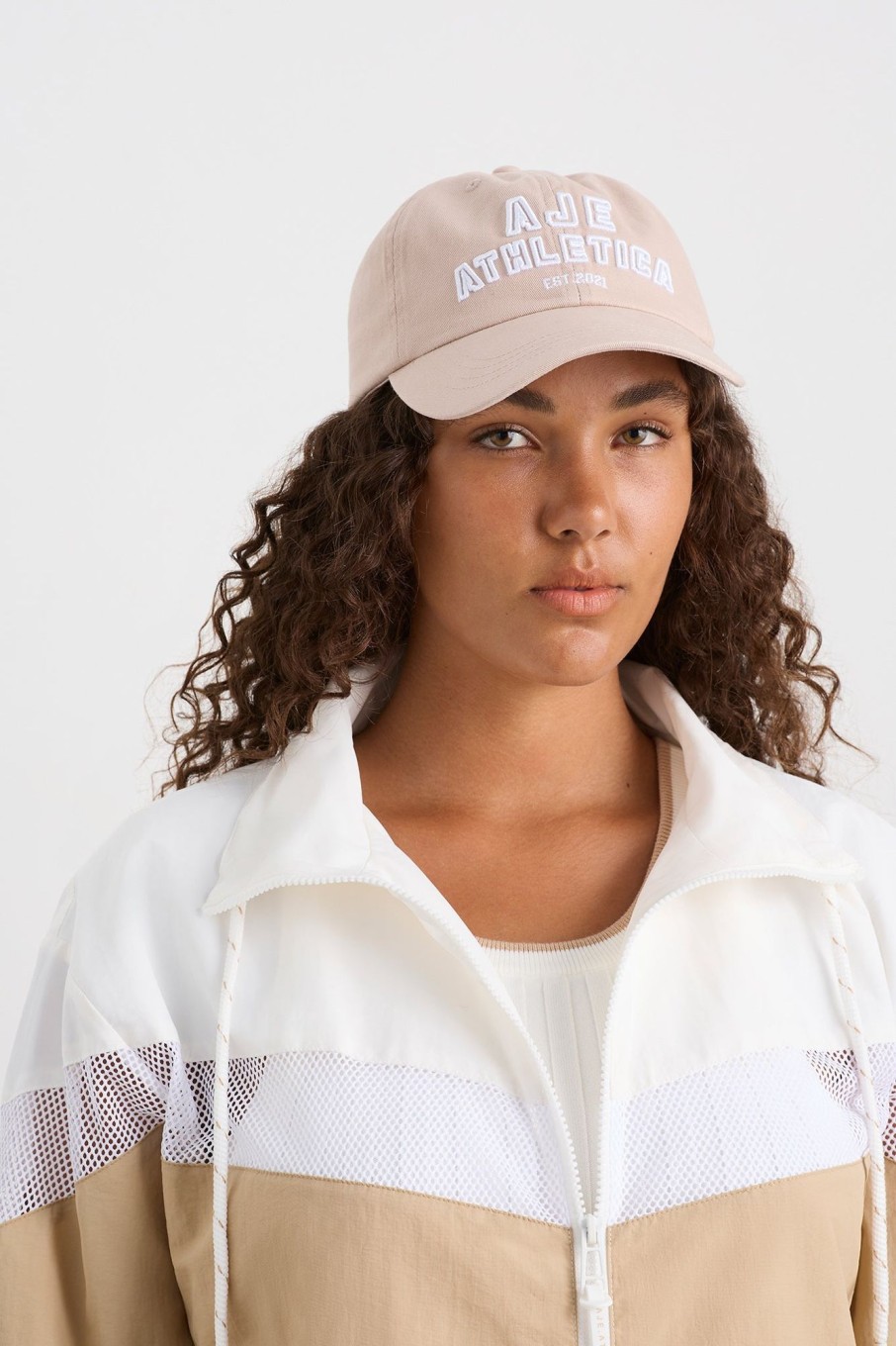 Accessories Aje ATHLETICA | Soft Stacked Sports Cap 901 Stone Beige/White