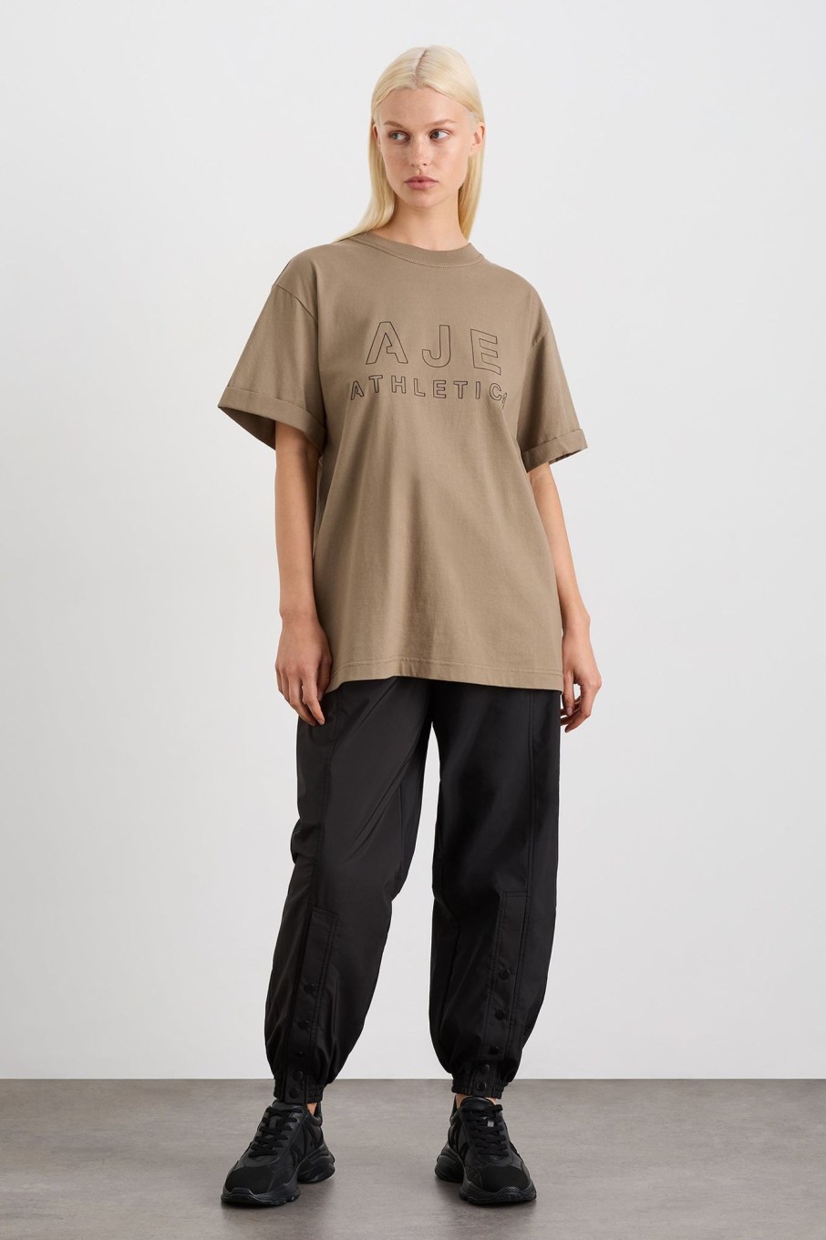 Tops Aje ATHLETICA | Block Logo Boyfriend Tee 102 Soft Khaki/Black